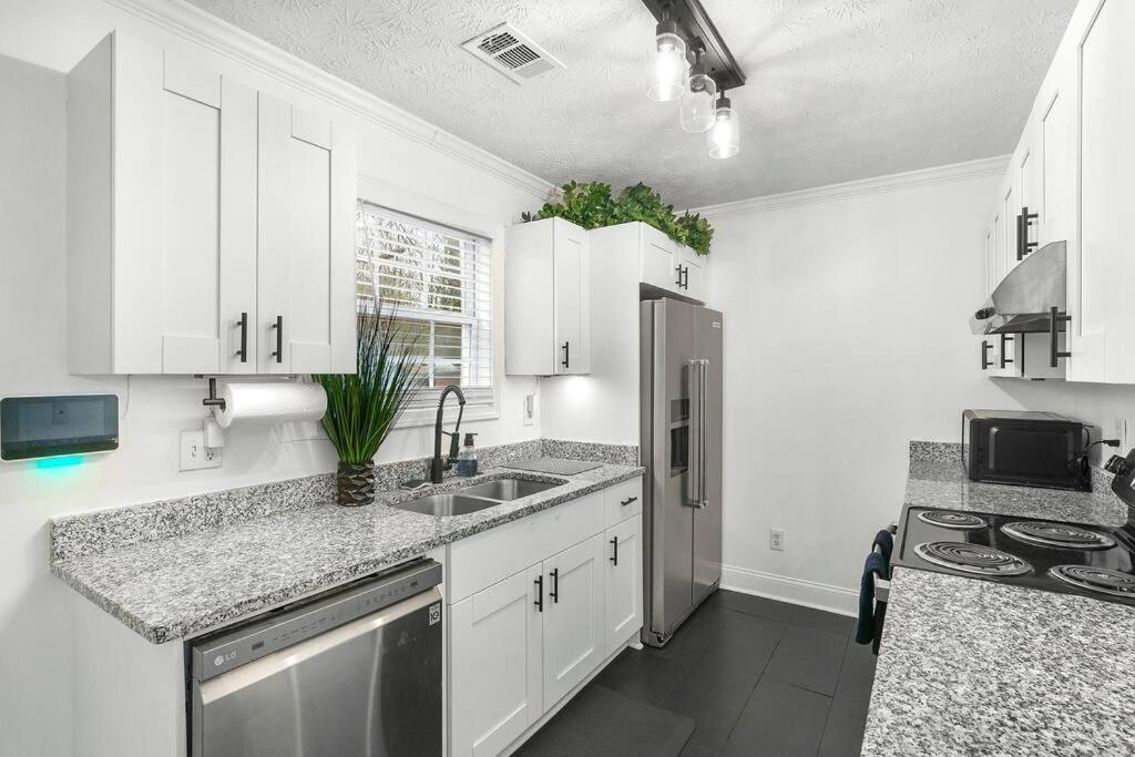 Modern 3Bd,2Ba Townhome Near Stadiums In Metro-Atl Atlanta Exterior photo